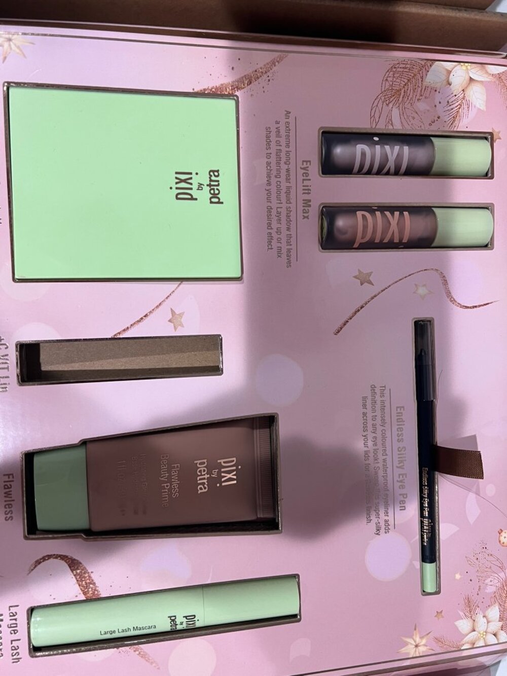 Pixi Skincare - Picture 2 of 3